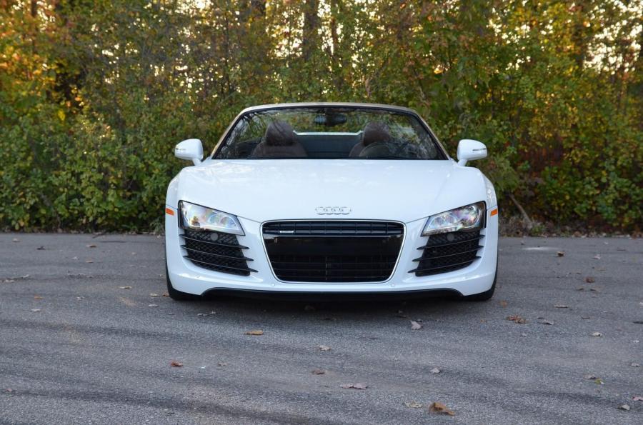  Audi R8 Spyder 2011 года  (NA) (фото 15 из 59)